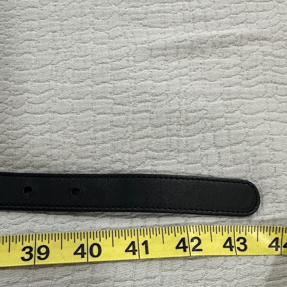 Gucci Black Belt with Gold GG Buckle - Picture 5 of 7